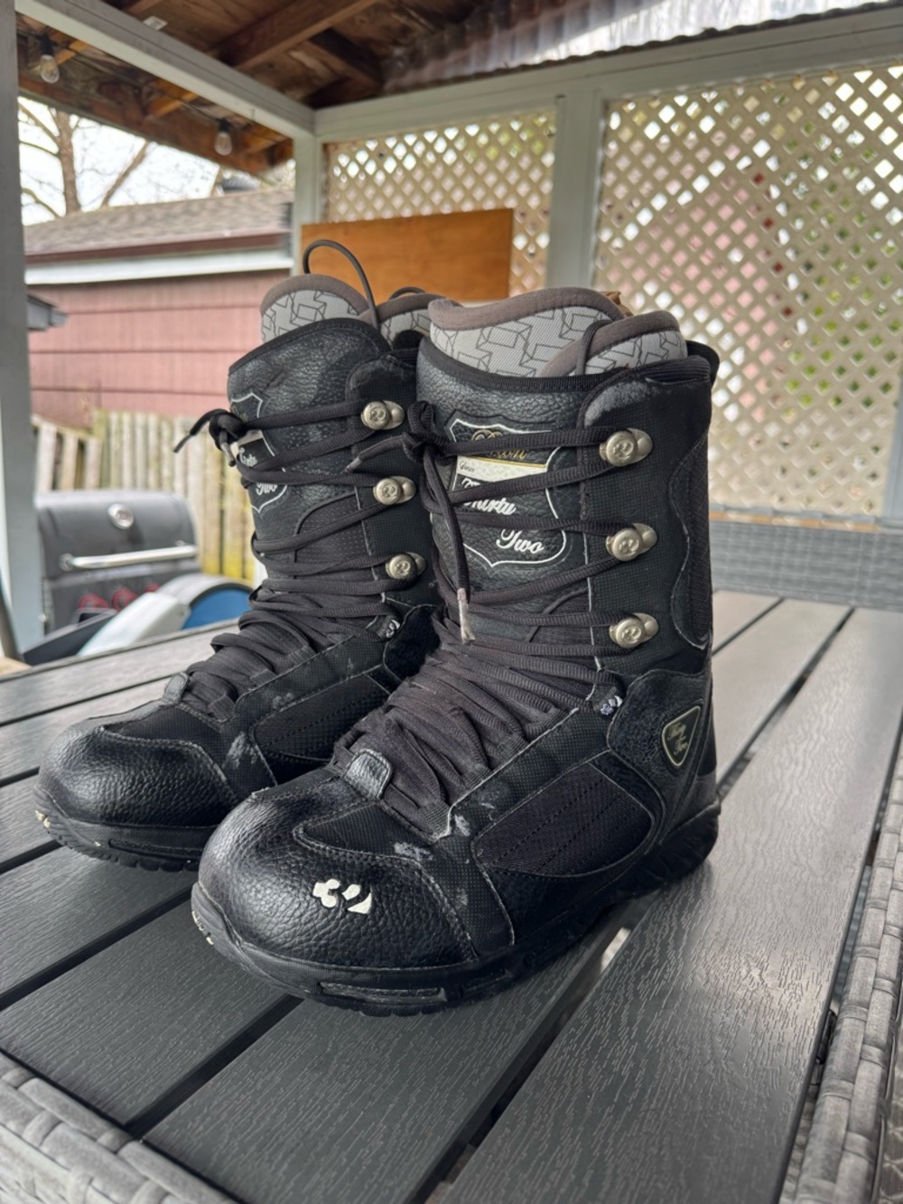 Black Men's Snowboard Boots - Heavy-Duty Winter Support